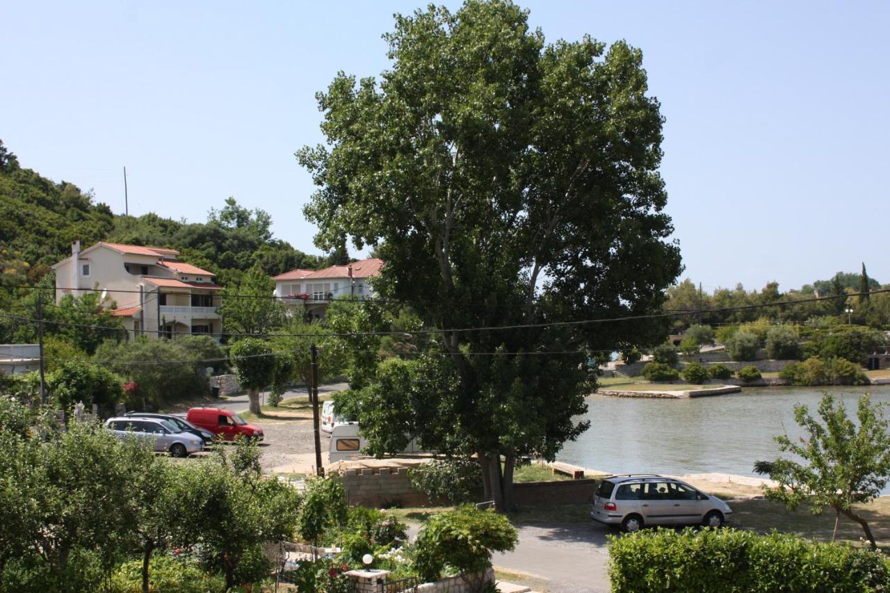 Apartments And Rooms By The Sea Supetarska Draga - Donja, Rab - 2001 Exterior photo