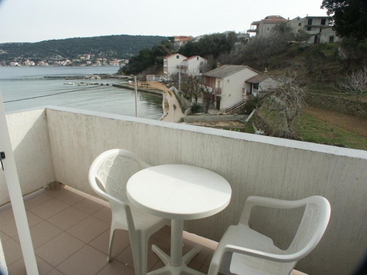 Apartments And Rooms By The Sea Supetarska Draga - Donja, Rab - 2001 Exterior photo